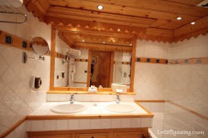 Hostellerie des Bas Rupts Relais & Châteaux in Gérardmer Bathroom