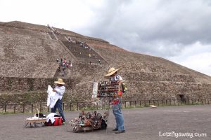 vendors at teotihuacan