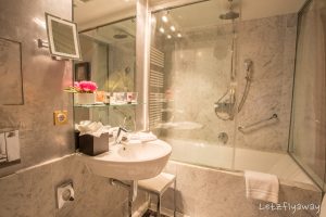 Hotel Le Place d’Armes Luxembourg bathroom