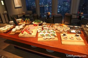 Four Seasons Hotel Seoul Lounge Evening spread