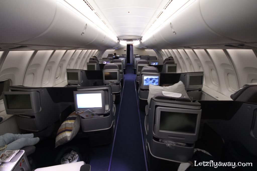 Lufthansa Business Class Boeing 747-8 upper deck configuration