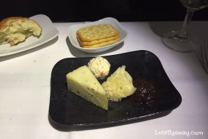 Lufthansa Business Class Cheese and crackers