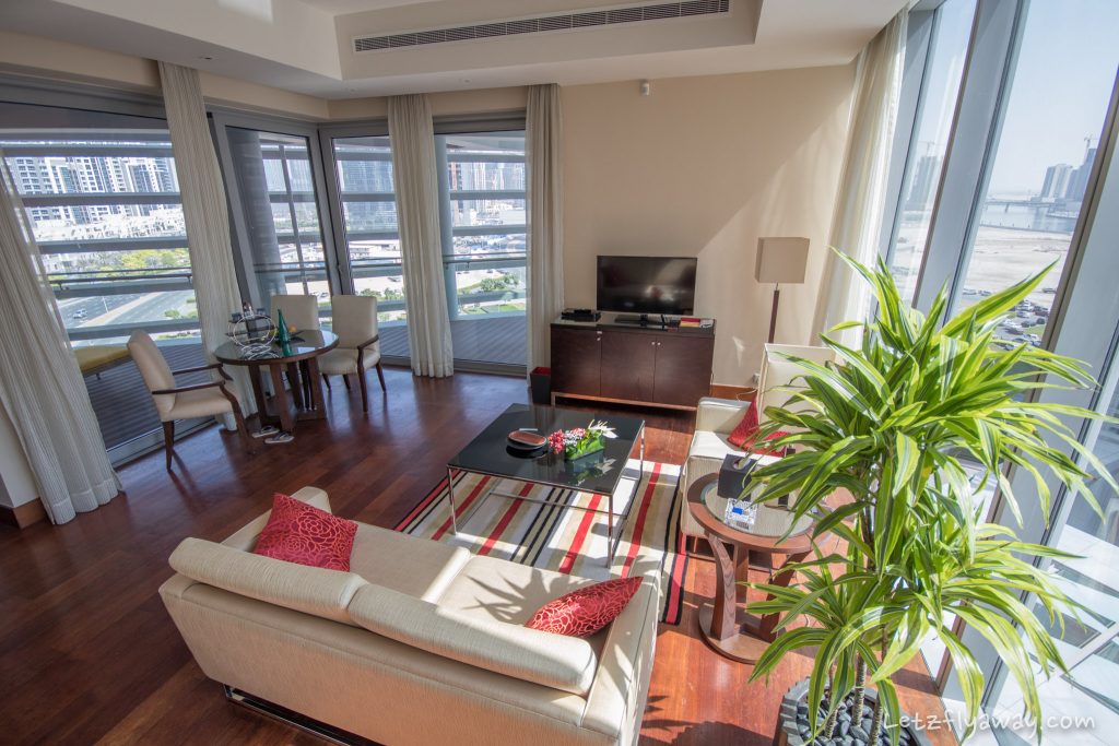 The Oberoi Dubai suite living room