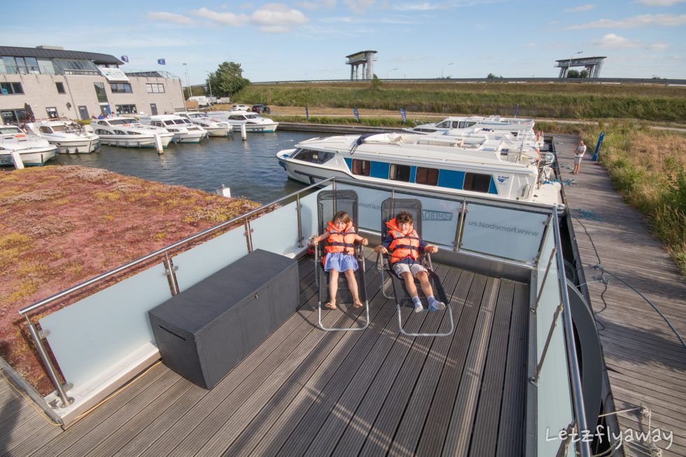 Homeboat Westhoek Marina Nieuwpoort Houseboat glamping on the Belgian