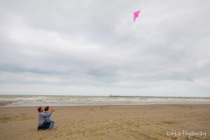 kite flying in nieuwpoort