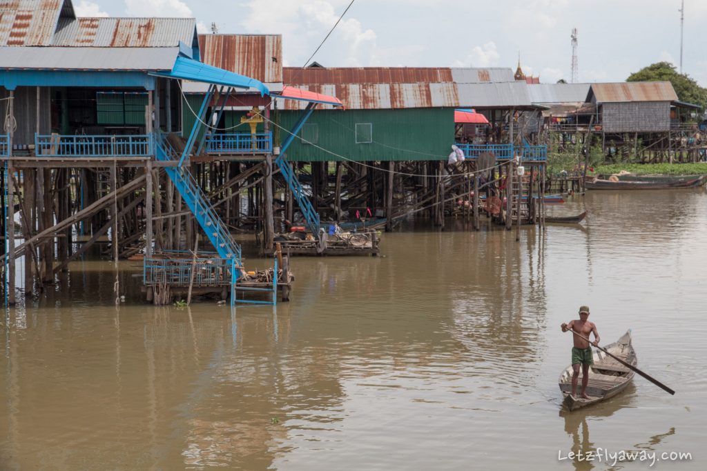 the floating village of Kamphong Phluk